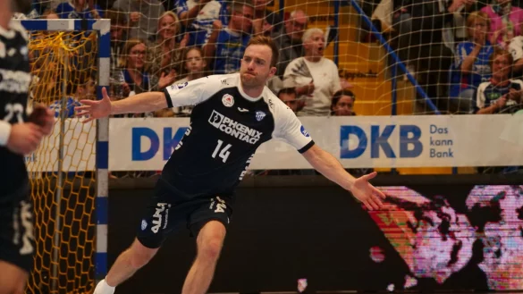 "Flieger, gr&uuml;&szlig; mir die Sonne": Bobby Schagen spielte gegen die Rhein-Neckar L&ouml;wen wie abgehoben. - &copy; J&ouml;rg Hagemann