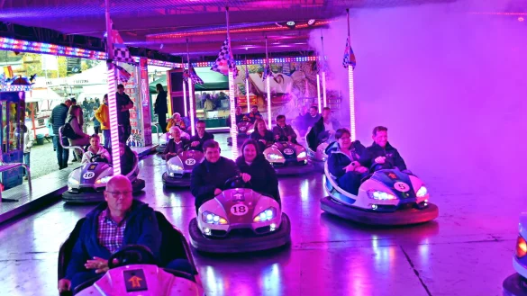 Mit solch einem Autoscooter-Geschäft ist Andreas Dorenkamp auf der Kirmes in Bönen gewesen. Nach seinen Angaben sind er und seine Mitarbeiter dort von Kindern belästigt worden. - © Gunter Held