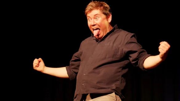 Sascha Korf stellt sein Programm "Veni,Vidi, Witzig - Er kam, er sprach, sie lachten" im Ziegeleimuseum vor. - &copy; Thomas Kr&uuml;gler