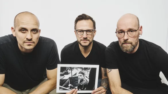 Tom St&ouml;ven, Maik Molkentin-Grote, J&ouml;rg Siemers (von links) sowie Robin Disselkamp (kleines Bild) freuen sich auf die vierte Auflage von "Learn and Give". - &copy; @J&ouml;rg Siemers