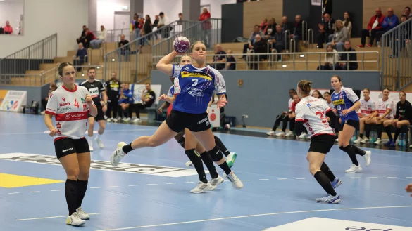 Viel Platz hat in dieser Szene Blombergs Kreisl&auml;uferin Laura R&uuml;ffieux. - &copy; Paul Cohen