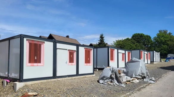 So &auml;hnlich wie auf dem Foto h&auml;tten wohl die Wohncontainer ausgesehen, die in Bad Meinberg h&auml;tten aufgestellt werden sollen. Dieses Vorhaben ist nun allerdings vom Tisch. - &copy; Archivfoto: Freya K&ouml;hring