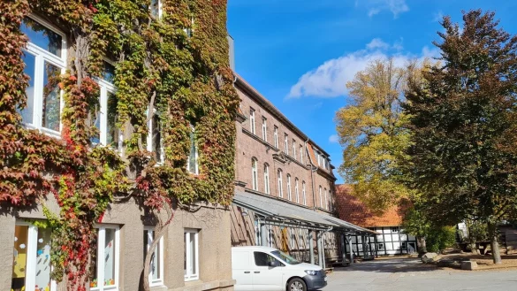 Bis der Umbau und die Erweiterung der Grundschule am Weinberg in Gang kommen, wird es noch eine Weile dauern. - © Marianne Schwarzer