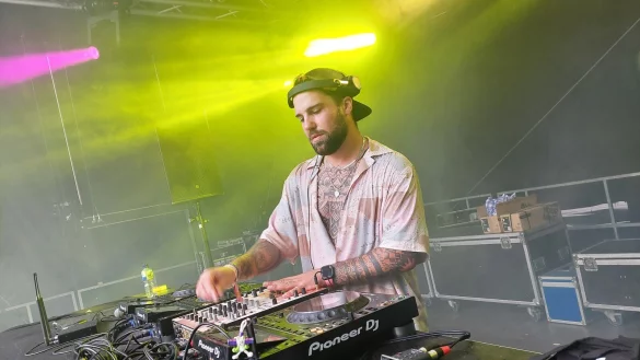 Das DJ-Festival &bdquo;Anna Beatz&ldquo; auf der Freibad-Wiese in Verl im Kreis G&uuml;tersloh steht in der Kritik. - &copy; Karin Prignitz