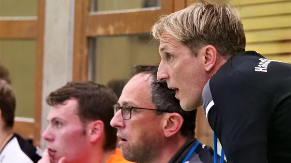 Detmolder Doppelkopf: Gero Leveringhaus (rechts) und Jens Spie&szlig; schafften mit Handball Detmold den Aufstieg in die Landesliga. - &copy; J&ouml;rg Hagemann