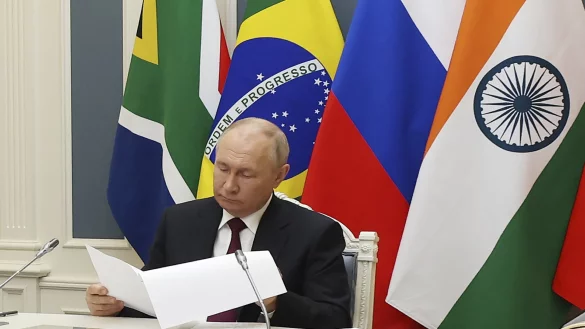 Wladimir Putin, Pr&auml;sident von Russland, nimmt per Videoschalte am Brics-Gipfel in S&uuml;dafrika teil. - &copy; MIKHAIL KLIMENTYEV/dpa