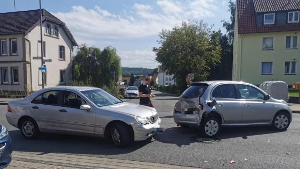 Auf der Hamelner Stra&szlig;e in Barntrup ist es zu einem Unfall gekommen. - &copy; Sylvia Frevert