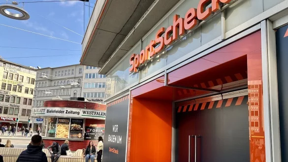 Der Sportscheck in Bielefeld wird nach einem vollkommen neuen Konzept umgestaltet. - &copy; Jens Reichenbach