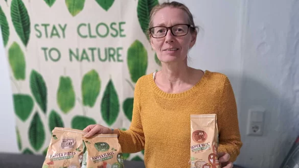 Camilla Pfaffhausen leitet gemeinsam mit ihrem Kollegen Reinhard Pfaffenberg das Unternehmen Happea Meat in Steinheim. Dort werden verschiedene Fleischalternativen produziert. Nachhaltig, gesund und lecker sollen diese sein. - © Happea Meat