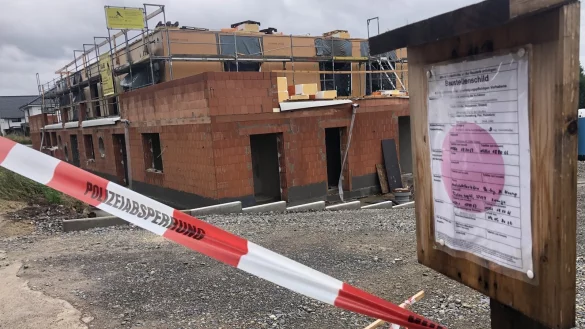 Am Donnerstag hat die Polizei das Gel&auml;nde um die Kita abgesperrt. - &copy; Sven Kienscherf