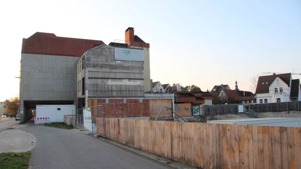 Der Abbruch der ehemalige Galerie Hornsches Tor wird in den kommenden Wochen erhebliche Beeinträchtigungen des innerstädtischen Verkehrs nach sich ziehen. - © Jana Beckmann