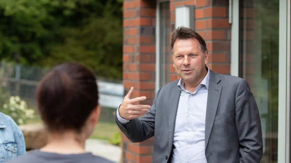 Bürgermeister Frank Hilker ist seit etwas mehr als 1000 Tagen im Amt. Er gibt einen Ausblick daauf, was Detmold im nächsten Halbjahr erwartet. - © Torben Gocke