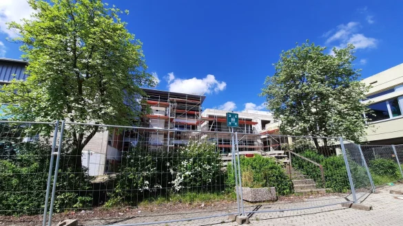 An der Blomberger Sekundarschule brennt das Thema Deutschlandticket den Sch&uuml;lern weitaus weniger auf den N&auml;geln als nebenan im Gymnasium, sagt Vertrauenslehrer Andr&eacute; Kahle. - &copy; Michaela Wei&szlig;e(LZ)