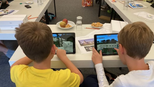 Beim Minecraft-Workshop in der Stadtbibiliothek haben die kleinen Architekten ihre Heimat im Videospiel nachgebaut. - &copy; Stadtbibliothek Detmold