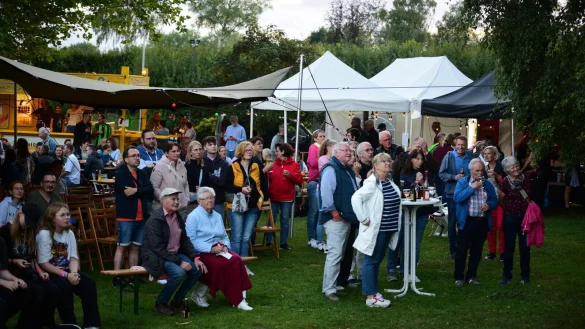 Auf dem Gel&auml;nde herrscht gute Stimmung. - &copy; Nicole Ellerbrake