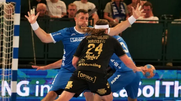 Um Jan Brosch macht auch der dreimalige Welthandballer Mikkel Hansen lieber einen gro&szlig;en Bogen. - &copy; J&ouml;rg Hagemann