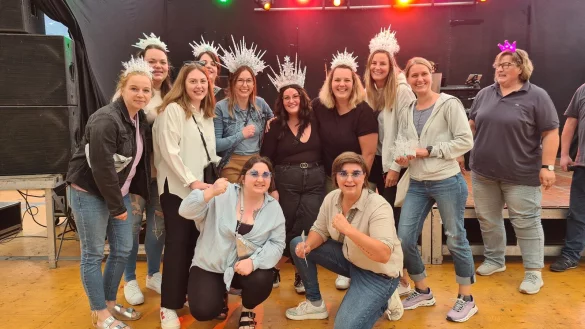 "Die Unglaublichen" haben mit ihrem Thema Eiszeit den ersten Platz bei den Fu&szlig;gruppen belegt. - &copy; Nadine Uphoff