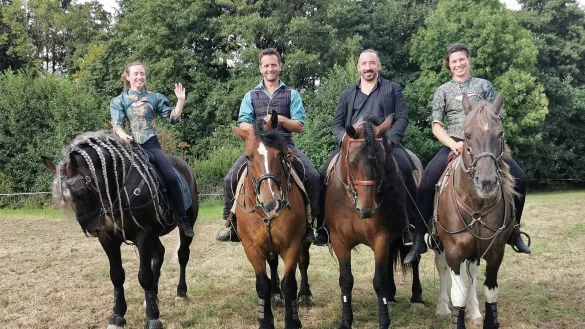 Dauergast auf der PferdeStark und immer wieder ein Hingucker: die Trickreiter der franz&ouml;sischen Gruppe "Compagnie Jehol" mit ihren h&uuml;bsch herausgeputzten, nervenstarken Pferden. - &copy; Sylvia Frevert