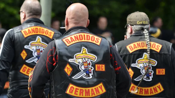 In NRW sind Bandidos seit 2021 verboten. Doch dagegen klagen die Rocker. - © Marius Becker