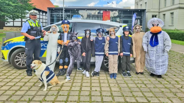 Der zw&ouml;lfte Streifen aus der Bad Salzufler Kinderkurzfilmreihe &bdquo;Carlo & Susi&ldquo; ist fertig. - &copy; Polizei Lippe