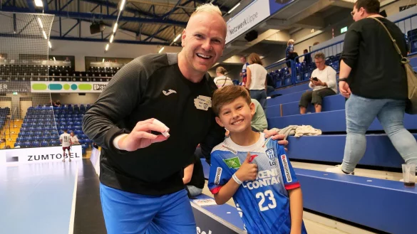 Alles Logi zwischen den beiden Namensvettern Logi Geirsson (links) und Logi Cuypers-Friedrichs. - &copy; J&ouml;rg Hagemann