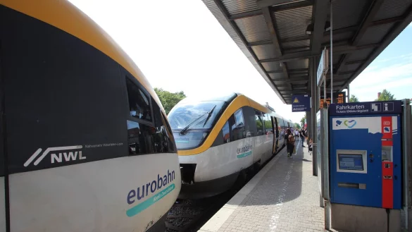 Das Experiment 9-Euro-Ticket ist vorbei: Ab heute gelten wieder die normalen Ticketpreise. Doch sowohl in der Politik und in der Zivilgesellschaft ist der Wunsch nach einem Nachfolgemodell gro&szlig;. - &copy; Jens Rademacher