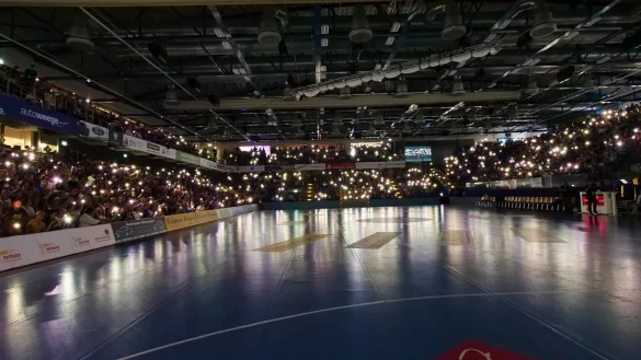 Stimmungsvolle Begr&uuml;&szlig;ung f&uuml;r die TBV-Legenden. - &copy; J&ouml;rg Hagemann