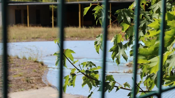 Hier soll bald wieder Abkühlung möglich sein. Das Freibad Augustdorf ist seit 2017 bereits geschlossen. - © Nico Düllmann