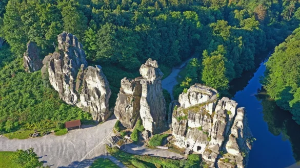 Lippisches Kulturgut: Die Externsteine sind ein viel besuchtes, beliebtes Ausflugsziel. - &copy; LVL/J&auml;hne