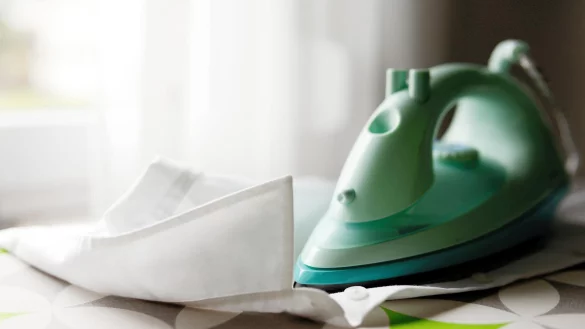 Beim B&uuml;geln kann mithilfe von einfachen Tricks Energie gespart werden. - &copy; Pixabay