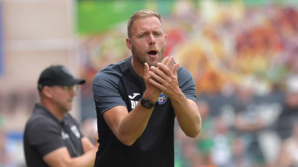 Mit Leidenschaft coacht Daniel Brinkmann den Regionalligisten SC Wiedenbr&uuml;ck. Foto: Jens D&uuml;nh&ouml;lt