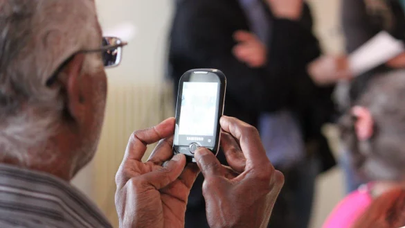 Eine Seniorin wurde durch Betr&uuml;ger, die sich telefonisch gemeldet hatten, um ihren Schmuck gebracht. - &copy; Symbolbild Pixabay