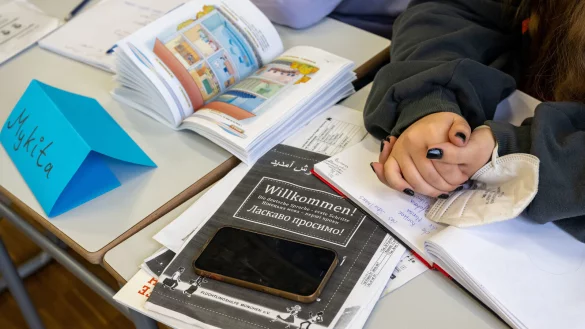 Auch in Lippe werden mittlerweile ukrainische Kinder beschult. F&uuml;r die Schulen eine Herausforderung. - &copy; Peter Kneffel/dpa