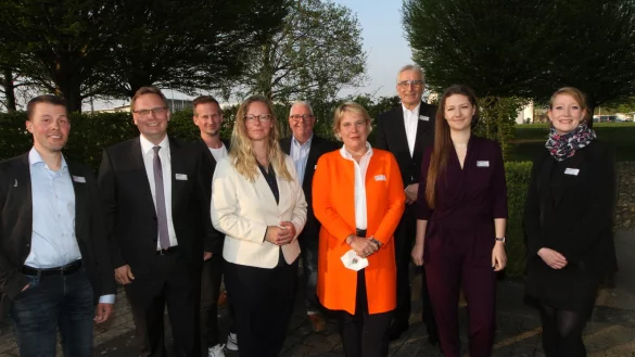 Kandidaten aus drei Landtagswahlkreisen nutzten die Chance, um Argumente auszutauschen und W&auml;hler von sich zu &uuml;berzeugen. - &copy; Martin Hostert