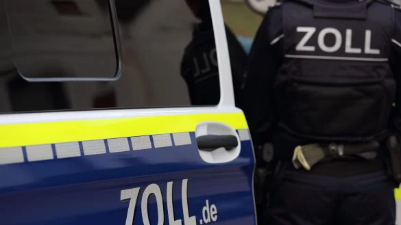 Und dann st&uuml;rmten die Fahnder zeitgleich in zwei Wohnungen in Bielefeld und im Kreis Lippe. - &copy; Jens Reichenbach