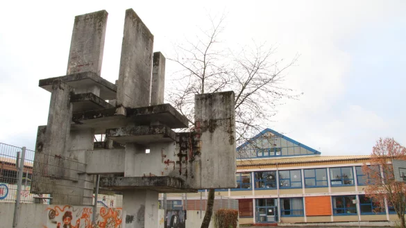 Sch&ouml;n oder scheu&szlig;lich? Die Lokalpolitik hat nun entschieden, dass die Rikus-Plastik stehen bleiben und saniert werden soll. - &copy; Archivfoto: Dieter Asbrock