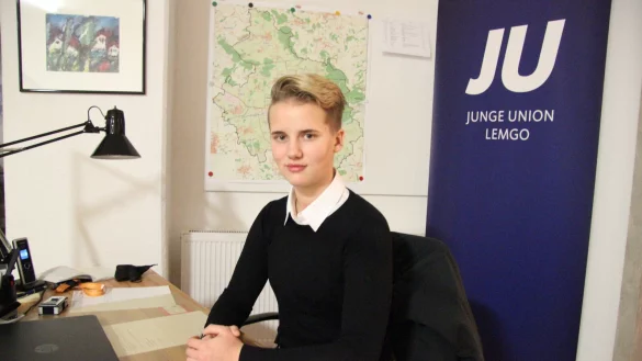 Pia Marie Steinmeier ist die neue Vorsitzende der Jungen Union in Lemgo. Im CDU-B&uuml;ro am Rampendal wird sie jetzt noch mehr Zeit verbringen. - &copy; Kirsten Fuhrmann