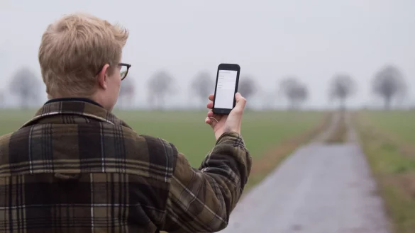 Kein Empfang? Das darf heute nicht mehr sein, meint der Kreis und sucht die L&uuml;cken im Netz. - &copy; Julian Stratenschulte/Picture Alliance/dpa