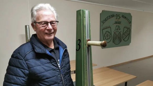 Blickt zur&uuml;ck auf mehr als sechzig Jahre Vereinsgeschichte: Herbert Hohmeier, Vize-Vorsitzender und Gr&uuml;ndungsmitglied der Sch&uuml;tzenvereinigung Humfeld. - &copy; Sylvia Frevert