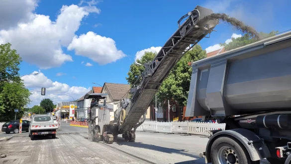 Die Kreuzung Friedrich-Petri-Straße/Schötmarsche Straße wird für einige Wochen teilweise gesperrt, es gibt eine Einbahnstraßenregelung für den Verkehr. - © Astrid Sewing