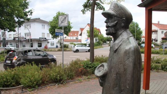Die "Partei" ruft nach einer anderen Verkehrslenkung in der Ortsmitte. Sie w&uuml;nscht sich Einbahnstra&szlig;en statt Begegnungsverkehr. - &copy; Dieter Asbrock
