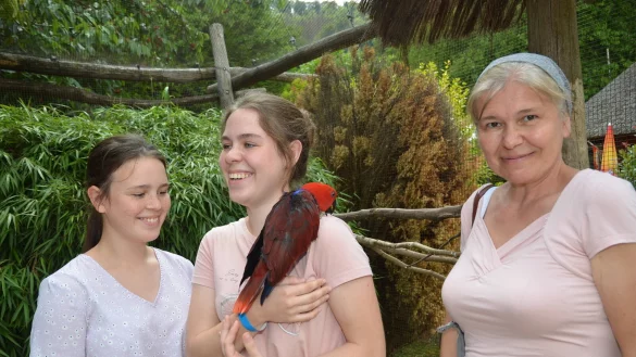 Hatten Spa&szlig; im Vogelpark: Maria, Anna und Vita Shapovalova. - &copy; Sonja Thelander