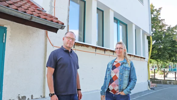 Bei der energetischen Sanierung der Grundschule Asemissen ist einiges schief gelaufen. Eine beauftragte Firma hat fehlerhaft gearbeitet und kann den Auftrag nach eigenen Angaben auch nicht mehr erf&uuml;llen. Foto: Birgit Guhlke - &copy; Birgit Guhlke