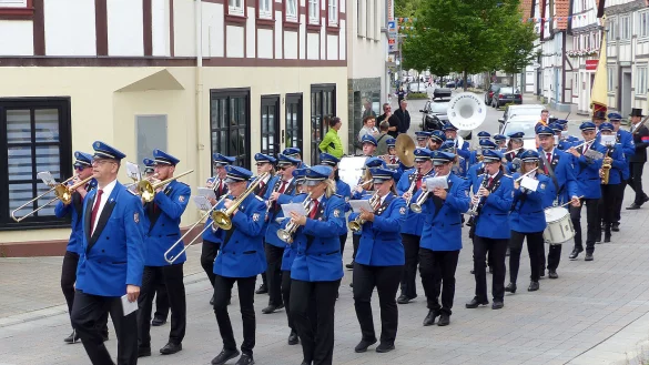 Auch das Blasorchester L&uuml;gde profitiert von der Musikschule, die den Nachwuchs ausbildet. - &copy; Bildrechte: Blasorchester L&uuml;gde