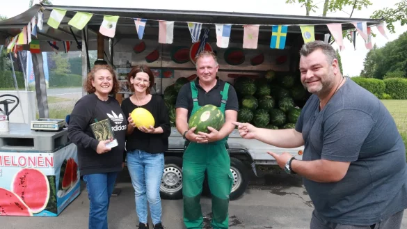 Sehr zufrieden mit dem neuen Standort sind Vasiliki Kourtidou (von links), Manja und Ingo Weber sowie Sokratis Vakirtzis. - © Knut Dinter
