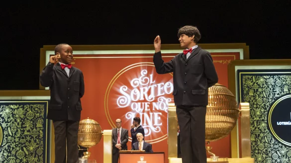 Die große Ziehung 2022: Schulkinder verkünden in einer Lotto-TV-Show singend die Gewinnzahlen. - © picture alliance / abaca