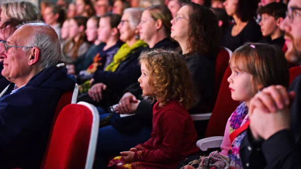 Die LZ-Sondervorstellung von "Drei Haseln&uuml;sse f&uuml;r Aschenbr&ouml;del" ist ein Erlebnis f&uuml;r die ganze Familie. - &copy; Nicole Ellerbrake