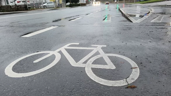 Der Fahrradschutzstreifen an der Lageschen Stra&szlig;e wurde bereits durchgezogen. Bald k&ouml;nnte es weiter oben auf der Schlo&szlig;stra&szlig;e mit Ma&szlig;nahmen weitergehen. - &copy; Freya K&ouml;hring