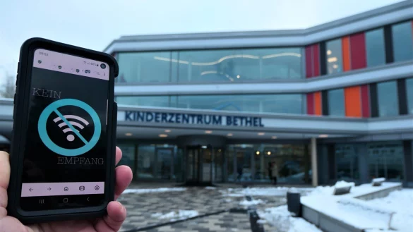 Kein Empfang in der Klinik? Stimmt, wer aber nach drau&szlig;en geht, hat nach wenigen Metern meist passablen Empfang. - &copy; Kurt Ehmke