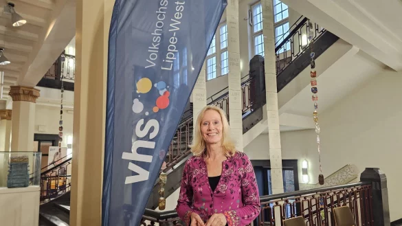 Die Direktorin der VHS Lippe-West, Ute Reichert, entwickelt mit ihrem Team Sparkonzepte. Die Qualität des Angebotes soll gleich bleiben, ebenso auch die Kursgebühren. - © Astrid Sewing